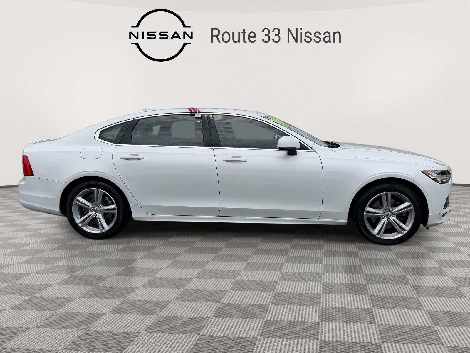 Used 2019 Volvo S90 T5 Momentum FWD image 3