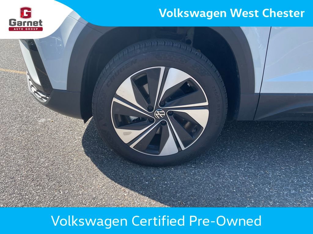 Used 2024 Volkswagen Taos SE w/ Panoramic Sunroof Package AWD/4WD image 19
