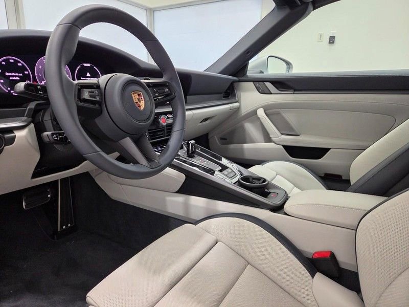 Certified 2025 Porsche 911 Carrera image 4