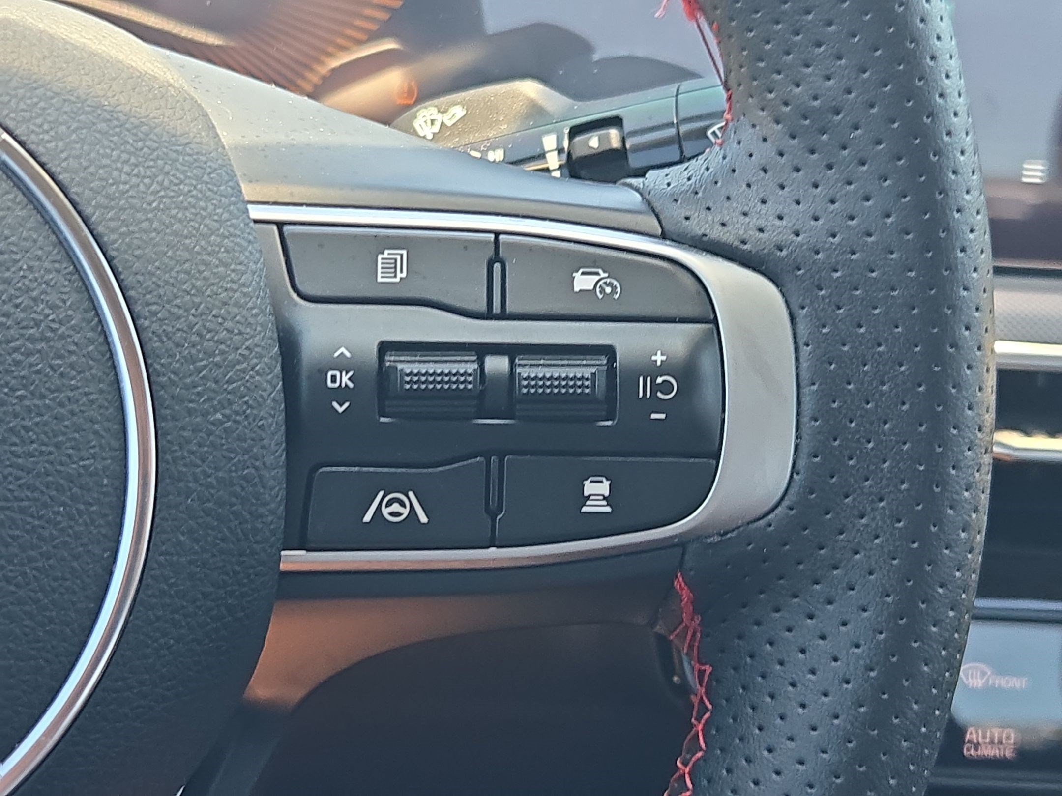 Used 2025 Kia K5 LXS FWD image 19