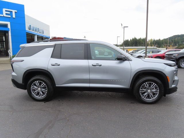 Used 2025 Chevrolet Traverse LT AWD/4WD image 8