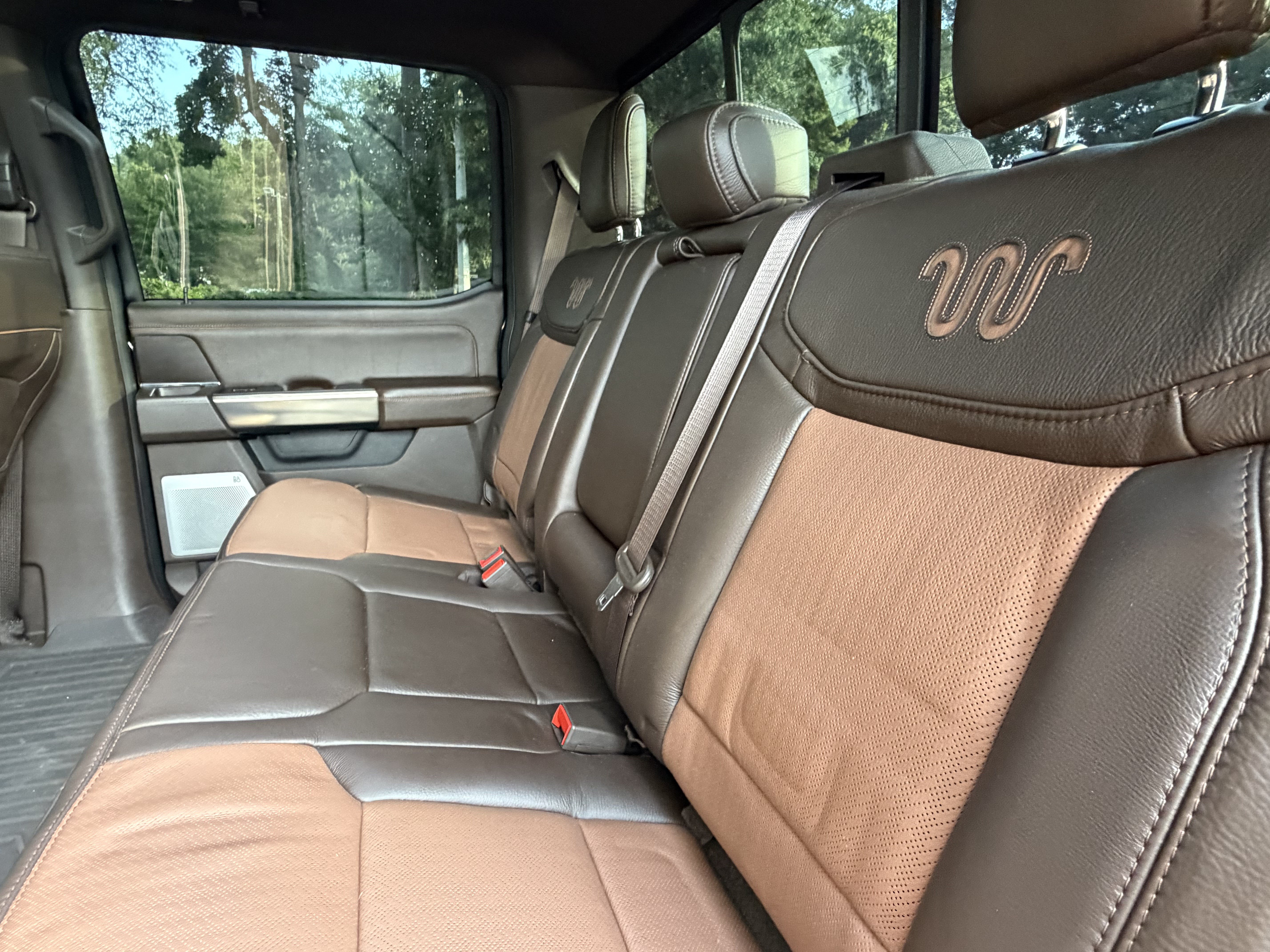 Used 2025 Ford F350 King Ranch w/ FX4 Off-Road Package AWD/4WD image 34