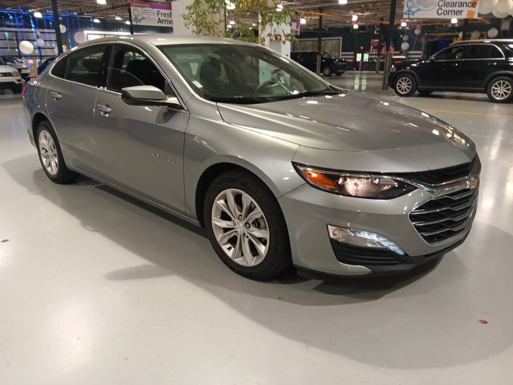 Used 2025 Chevrolet Malibu LT FWD image 1