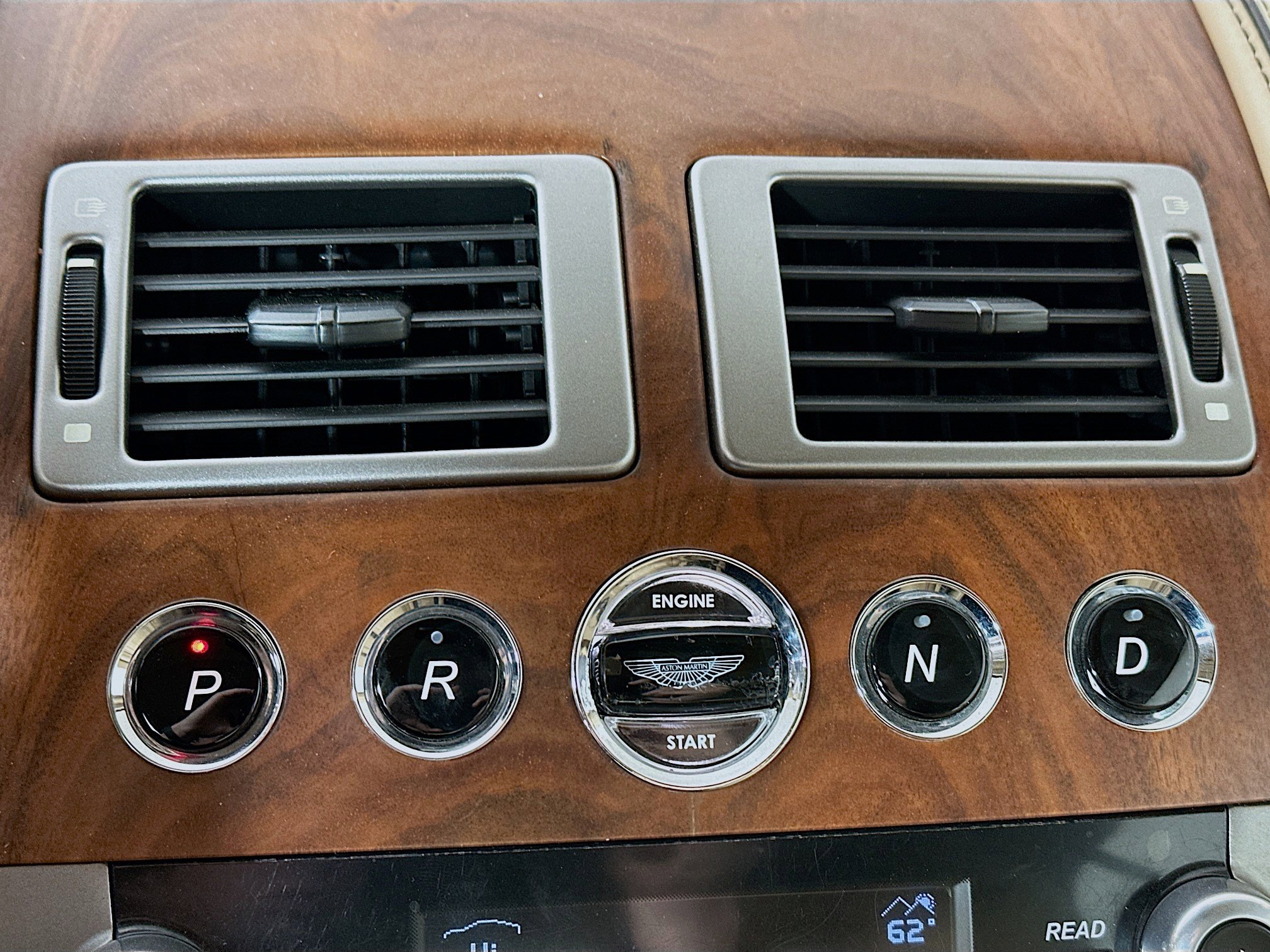 Used 2015 Aston Martin DB9 Volante image 15