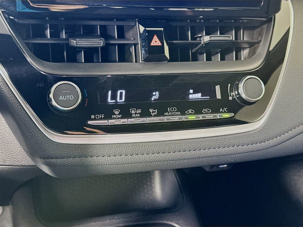 Certified 2025 Toyota Corolla SE FWD image 16
