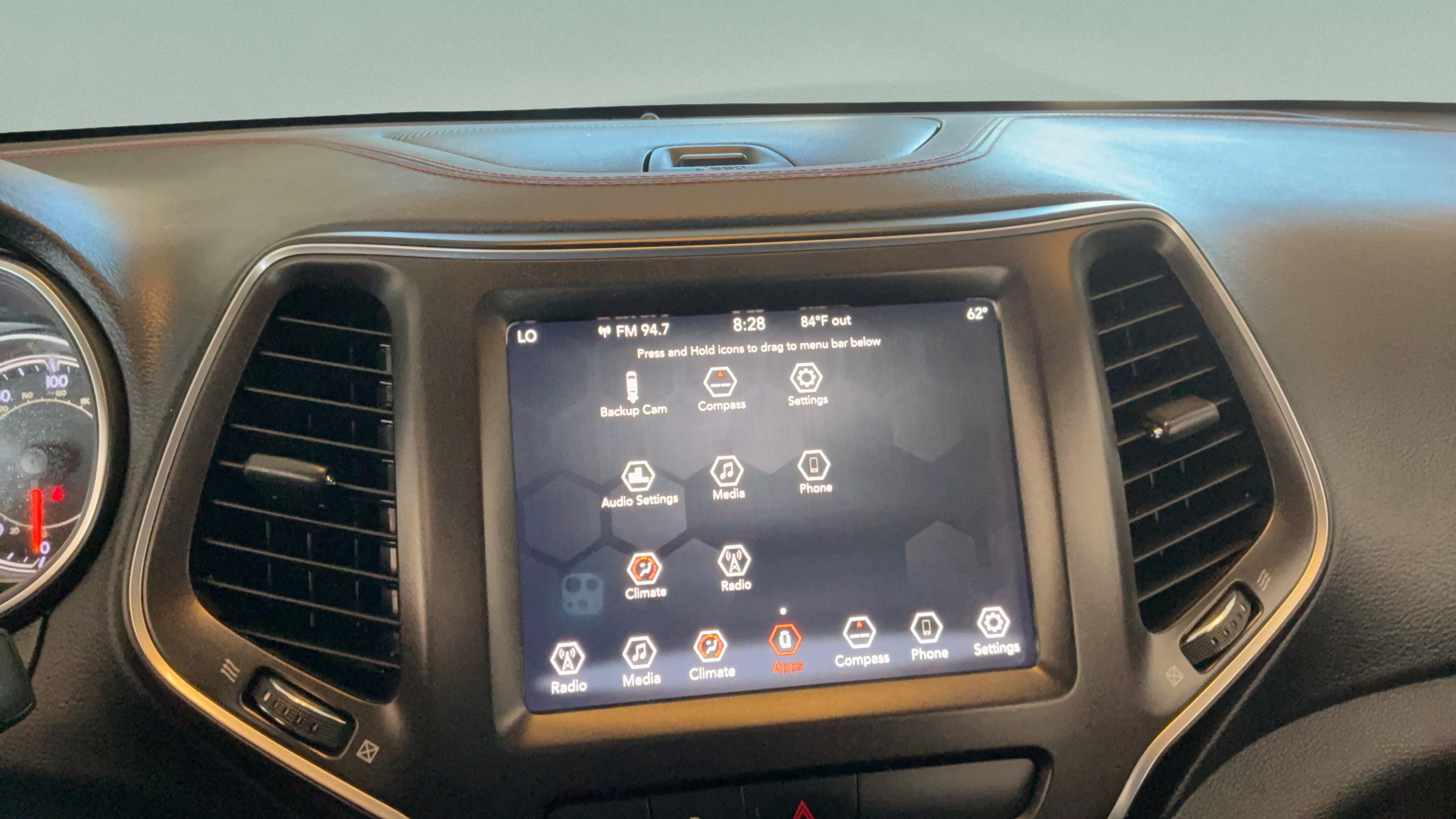 Used 2019 Jeep Cherokee Trailhawk AWD/4WD image 13