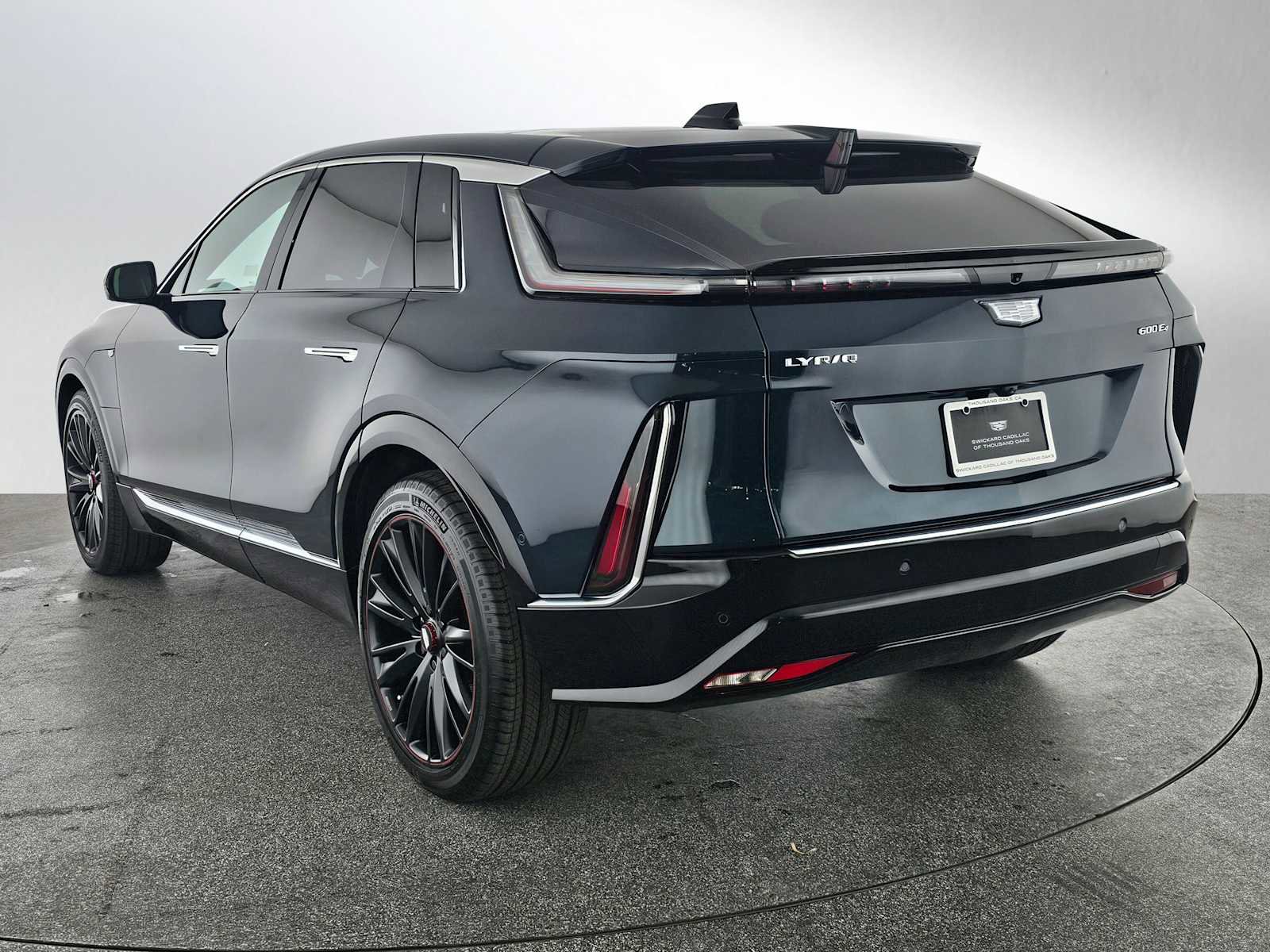 New 2025 Cadillac Lyriq Luxury w/ LPO, Red Accent Package image 5