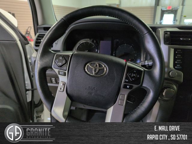 Used 2022 Toyota 4Runner SR5 AWD/4WD image 14