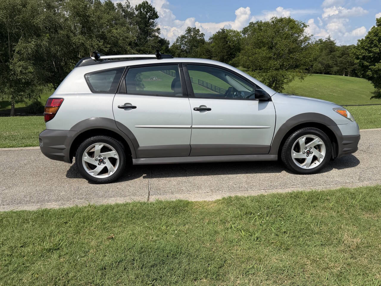Used 2005 Pontiac Vibe w/ Power Group Value Package FWD image 19