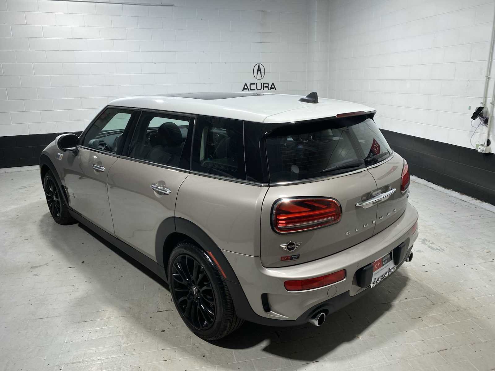 Used 2024 MINI Cooper Clubman S w/ Signature Upholstery Package image 4