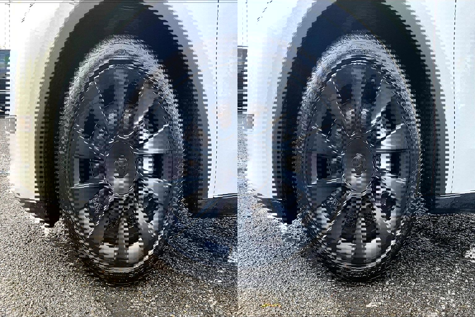 Used 2023 Tesla Model Y Long Range image 9