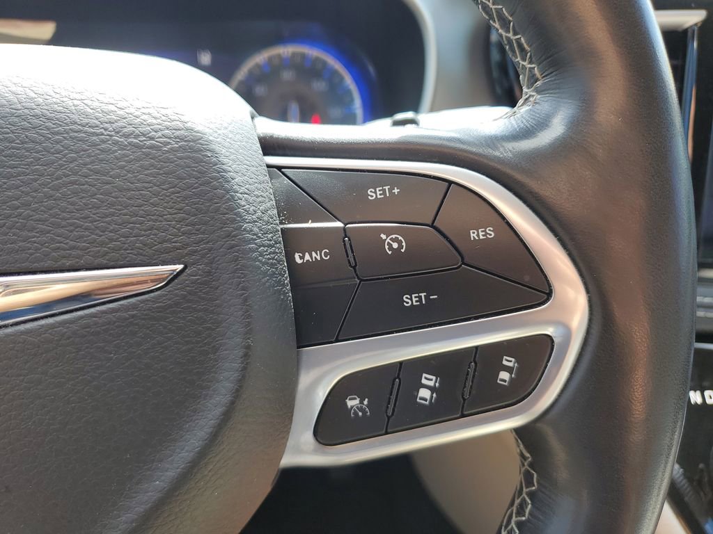 Used 2021 Chrysler Pacifica Touring-L FWD image 21