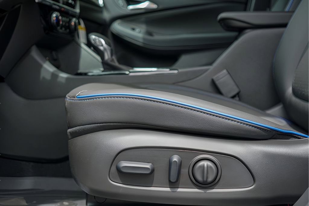 New 2026 Buick Encore GX Sport Touring FWD image 18