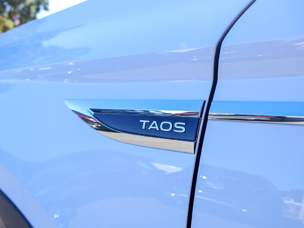 Used 2022 Volkswagen Taos SE FWD image 11