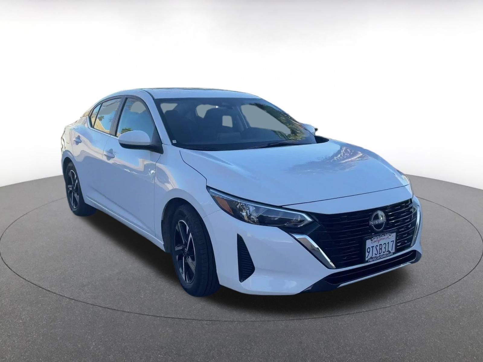 Used 2025 Nissan Sentra SV image 3