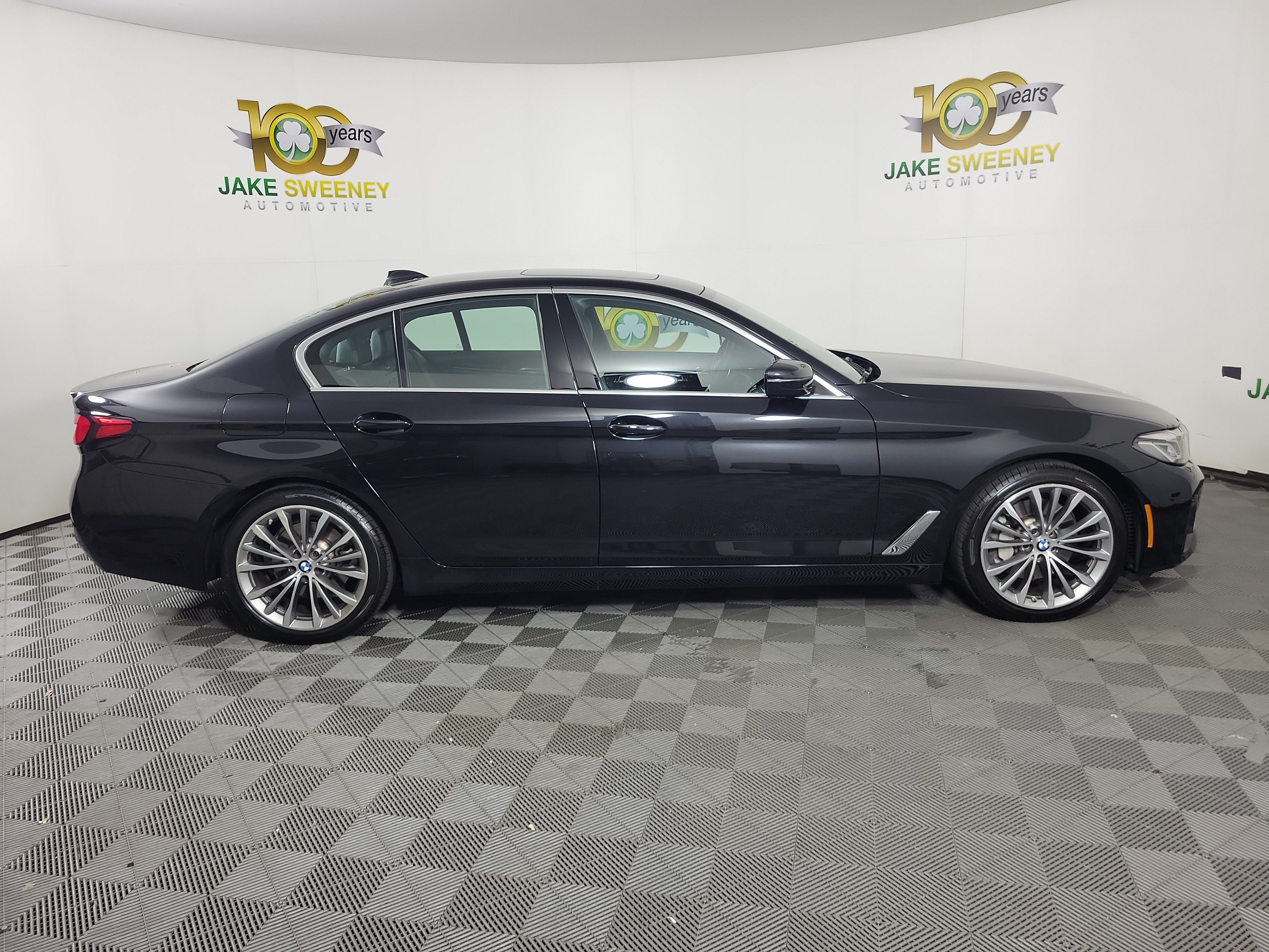 Certified 2023 BMW 530i xDrive w/ Premium Package AWD/4WD image 8
