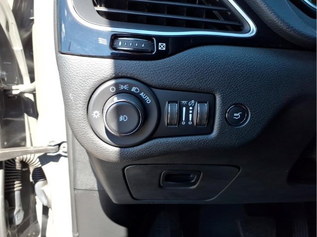 Used 2023 Jeep Cherokee Altitude Lux AWD/4WD image 21