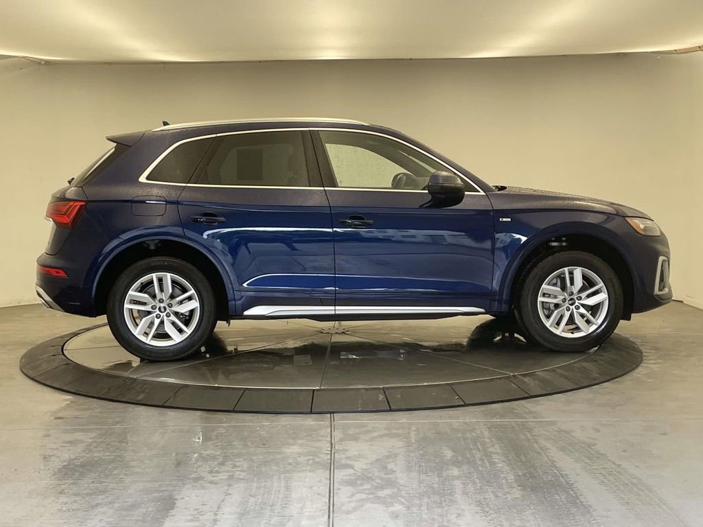 Used 2023 Audi Q5 2.0T Premium w/ Convenience Package AWD/4WD image 8