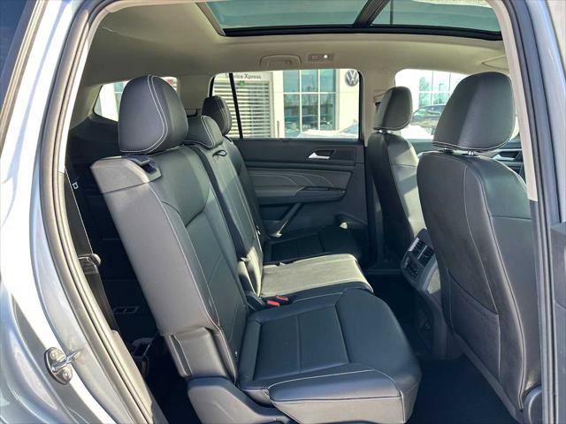 Used 2023 Volkswagen Atlas SEL image 12