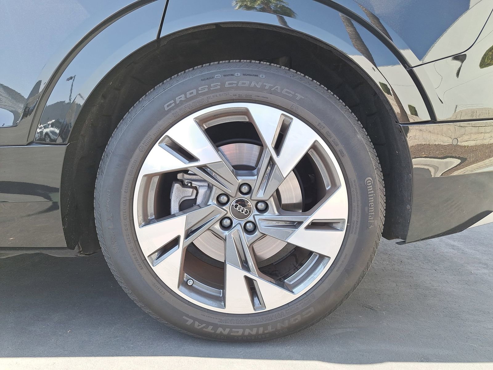 Used 2023 Audi e-tron Premium Plus w/ Premium Plus Package image 7