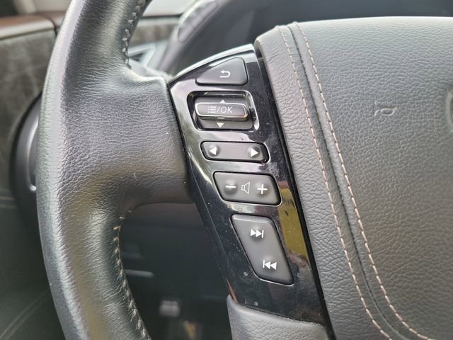 Used 2023 Nissan Armada Platinum w/ Captain's Chairs Package image 23