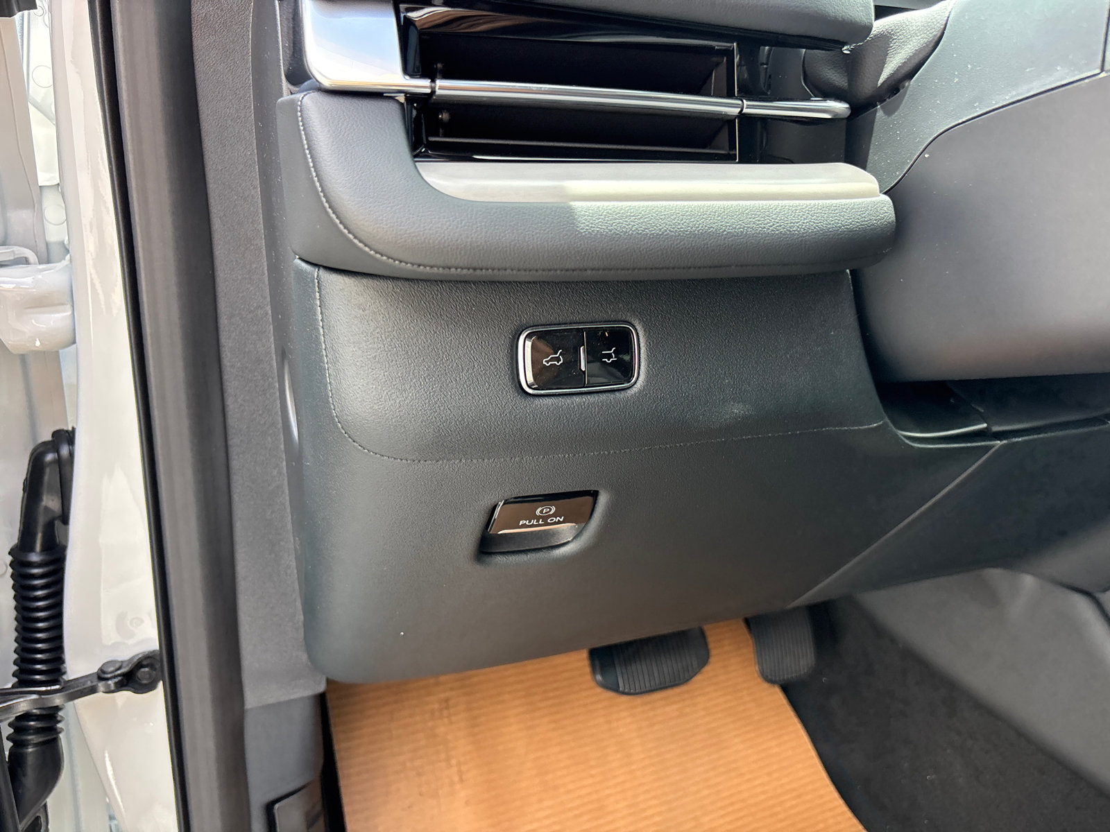 New 2026 Lincoln Navigator Reserve w/ Jet Appearance Package AWD/4WD image 13