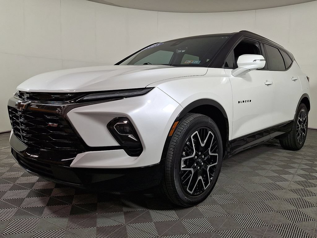 Used 2023 Chevrolet Blazer RS w/ Driver Confidence II Package FWD image 6