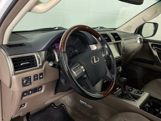 Used 2015 Lexus GX 460 Luxury w/ Preferred Accessory Package AWD/4WD image 17