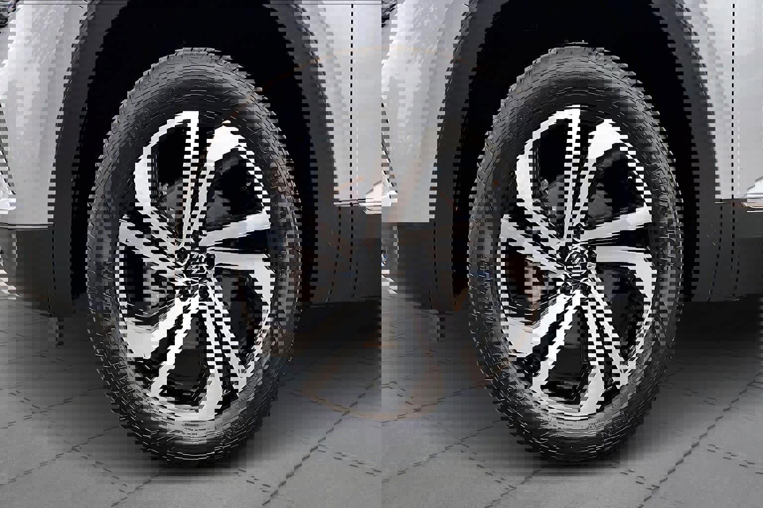 Used 2023 Volkswagen Atlas Cross Sport SEL image 11