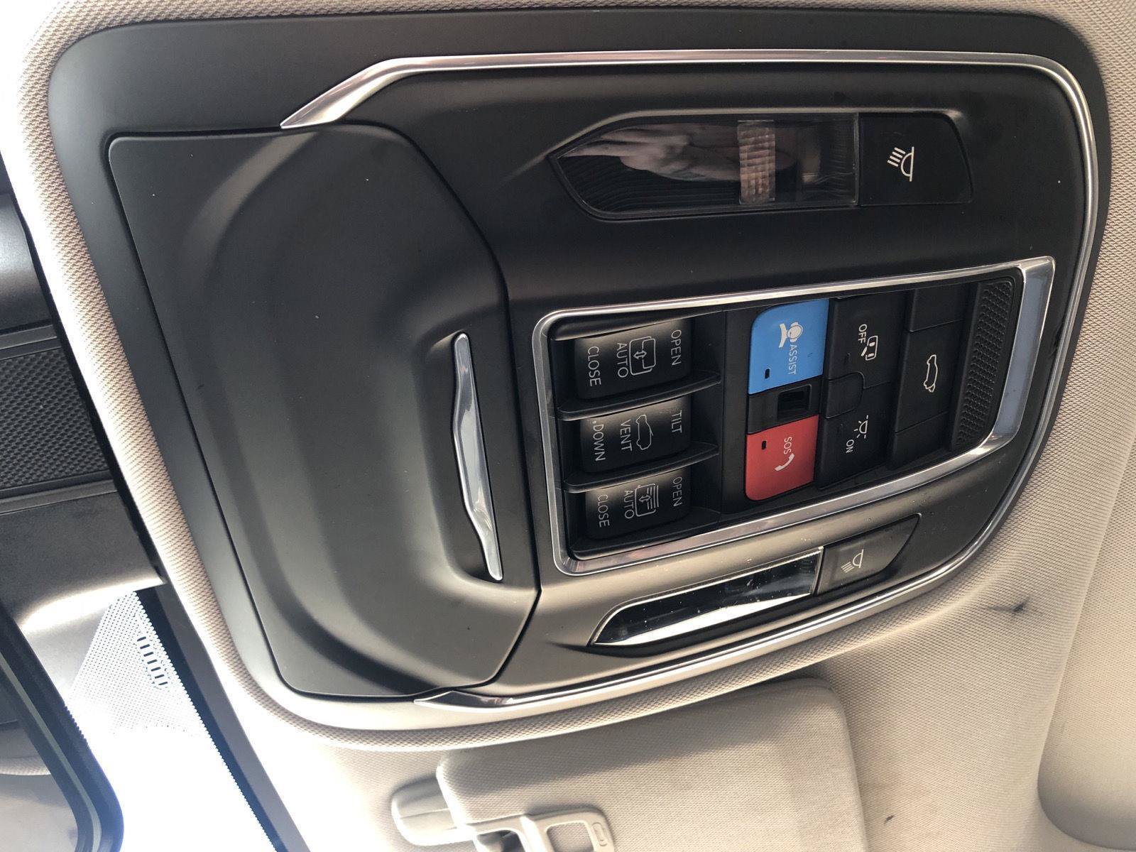 Used 2022 Jeep Grand Cherokee Limited AWD/4WD image 30