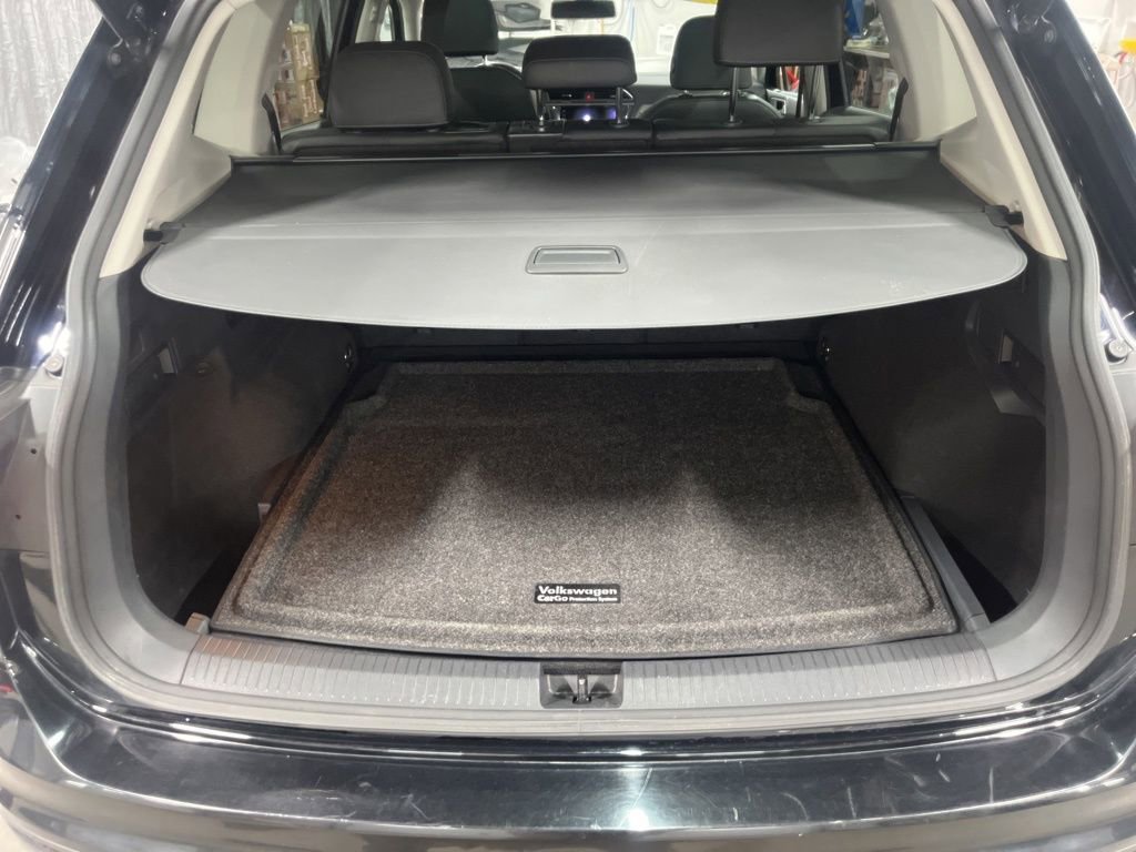 Used 2019 Volkswagen Tiguan SE w/ Panoramic Sunroof Package image 10