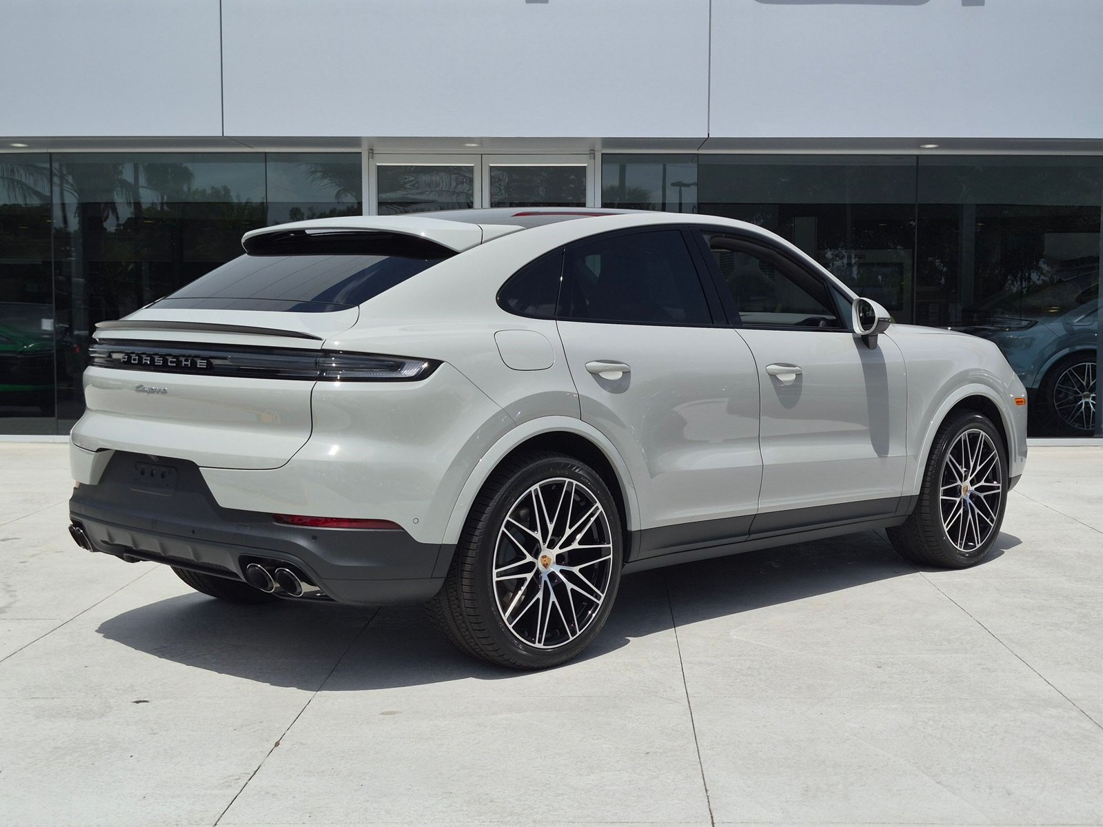New 2026 Porsche Cayenne Coupe AWD/4WD image 9
