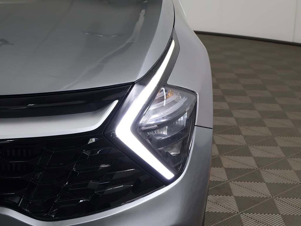 Used 2023 Kia Sportage LX AWD/4WD image 13