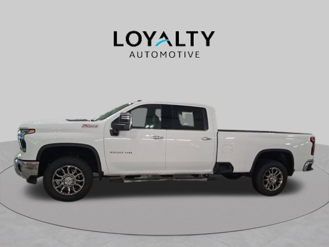 Used 2026 Chevrolet Silverado 3500 LTZ w/ LTZ Premium Package AWD/4WD image 7