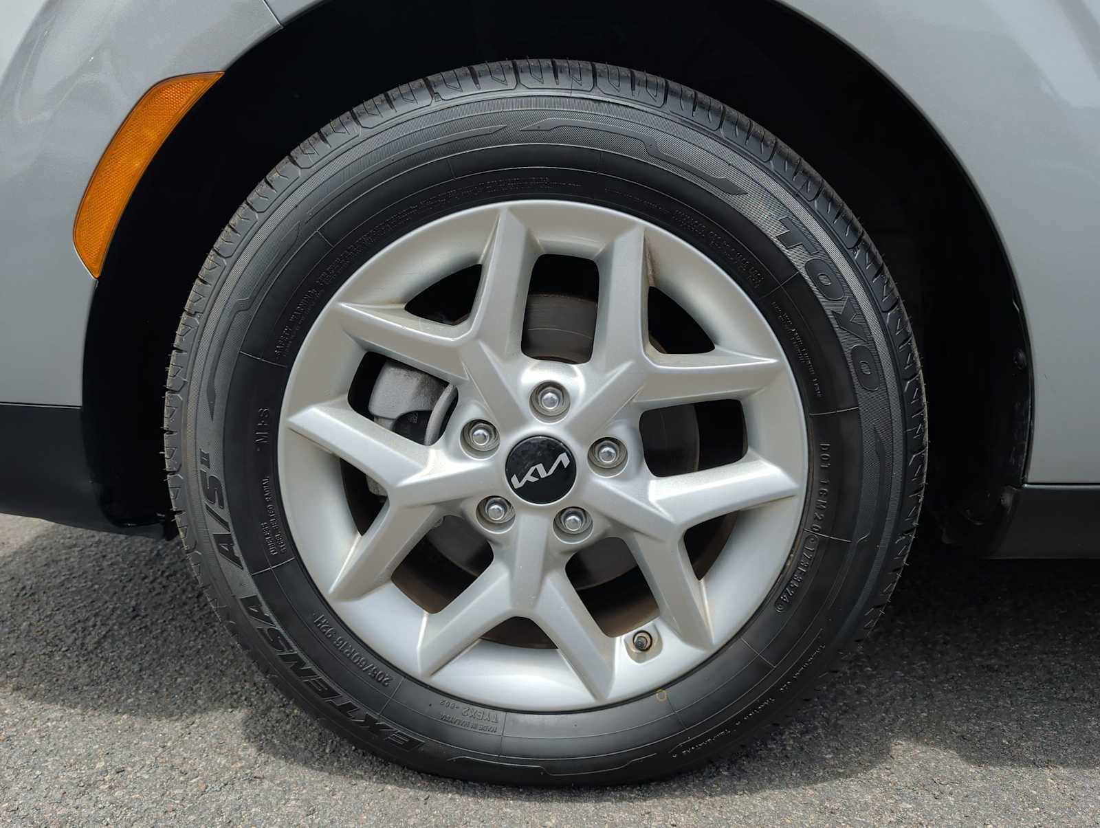 Used 2023 Kia Soul LX w/ Option Group 015 FWD image 17