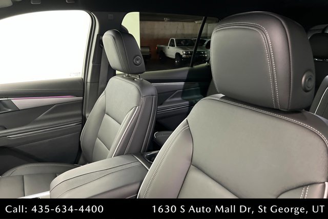 Used 2025 Buick Enclave Preferred image 16