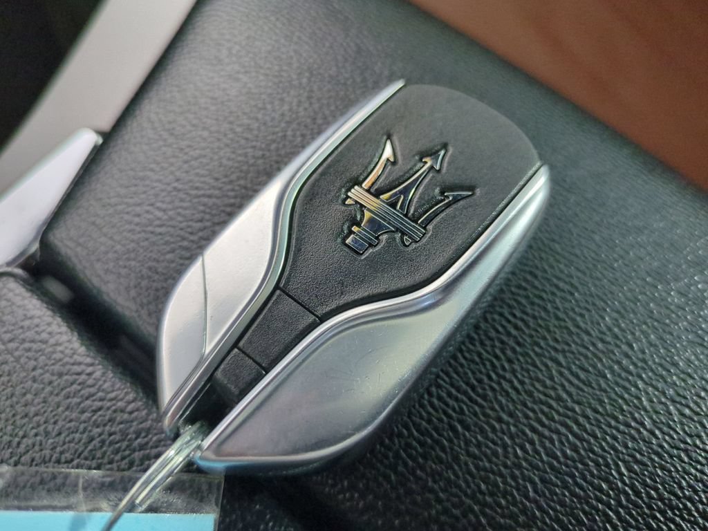 Used 2019 Maserati Ghibli RWD image 38