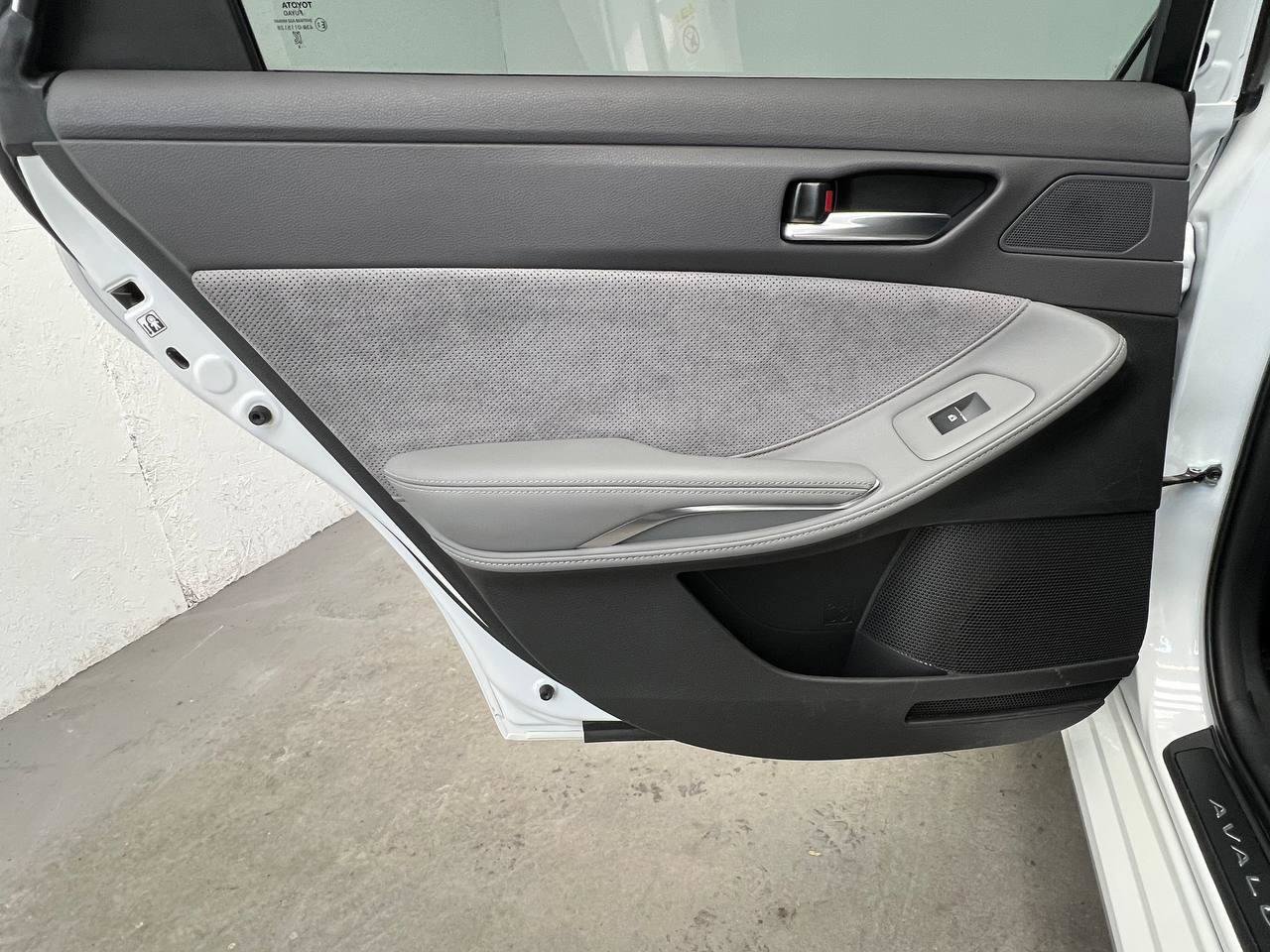 Used 2019 Toyota Avalon XSE w/ Carpet Mat Package FWD image 9