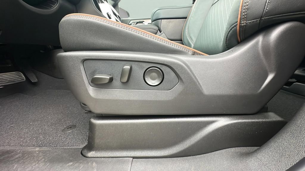 New 2026 GMC Yukon XL AT4 image 26