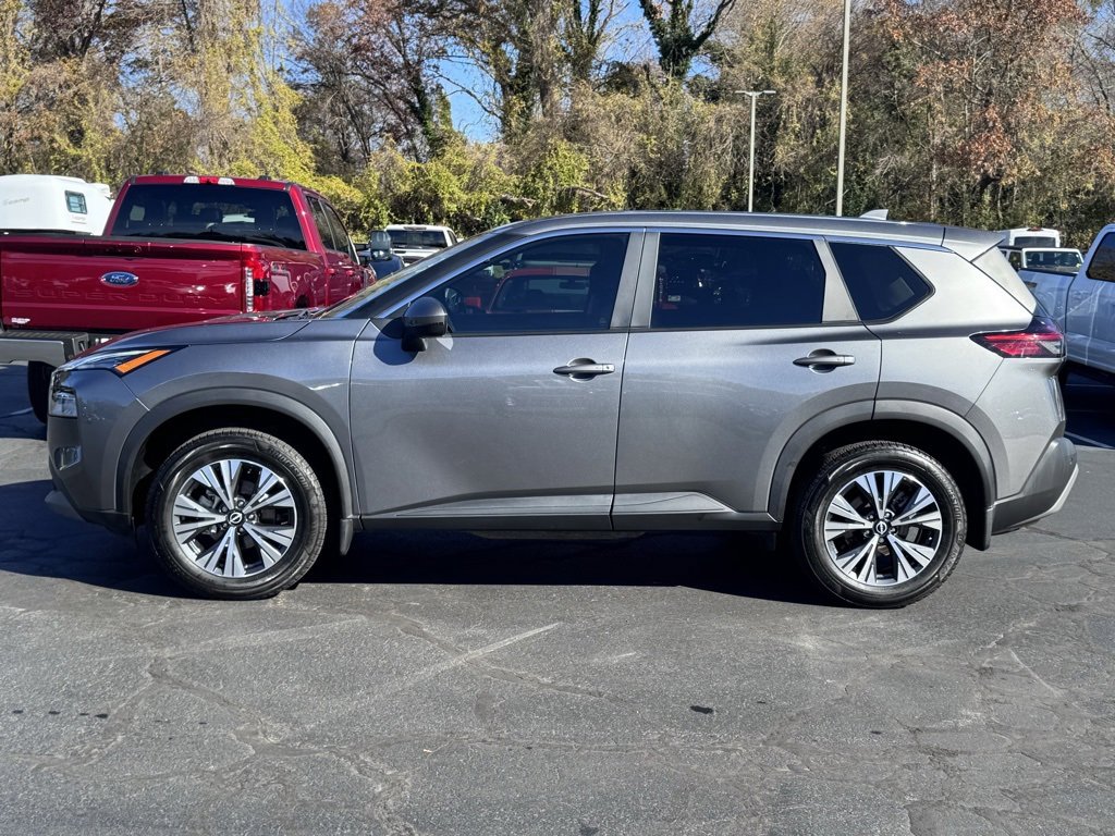 Used 2022 Nissan Rogue SV image 3