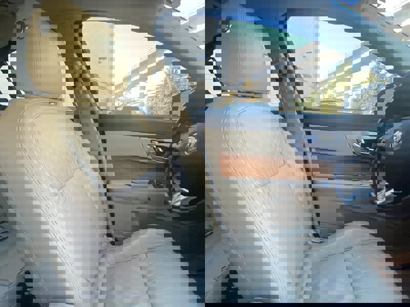 Used 2010 Jaguar XF Luxury image 42