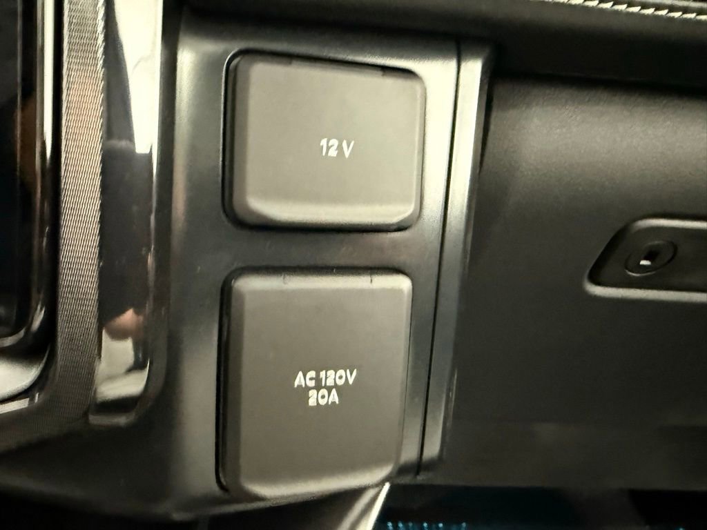 New 2025 Ford F150 Lightning Platinum image 38