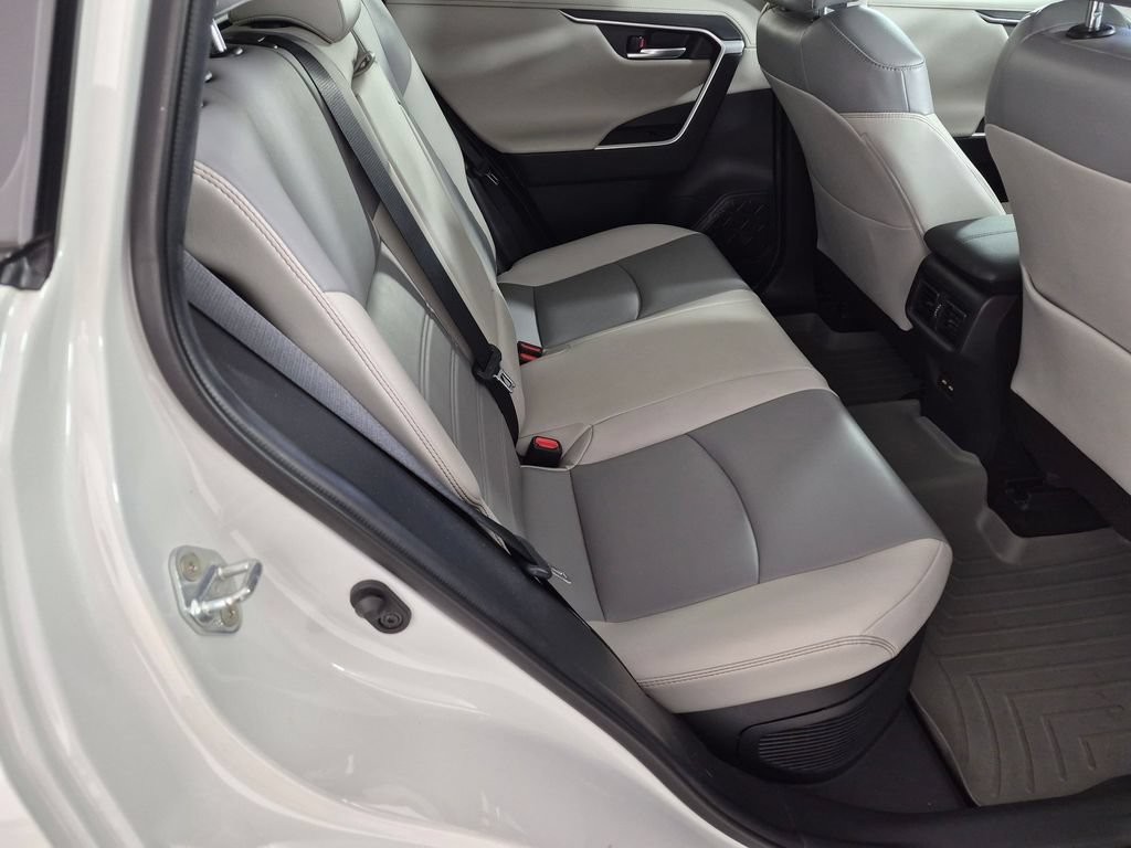 Used 2021 Toyota RAV4 Limited AWD/4WD image 28