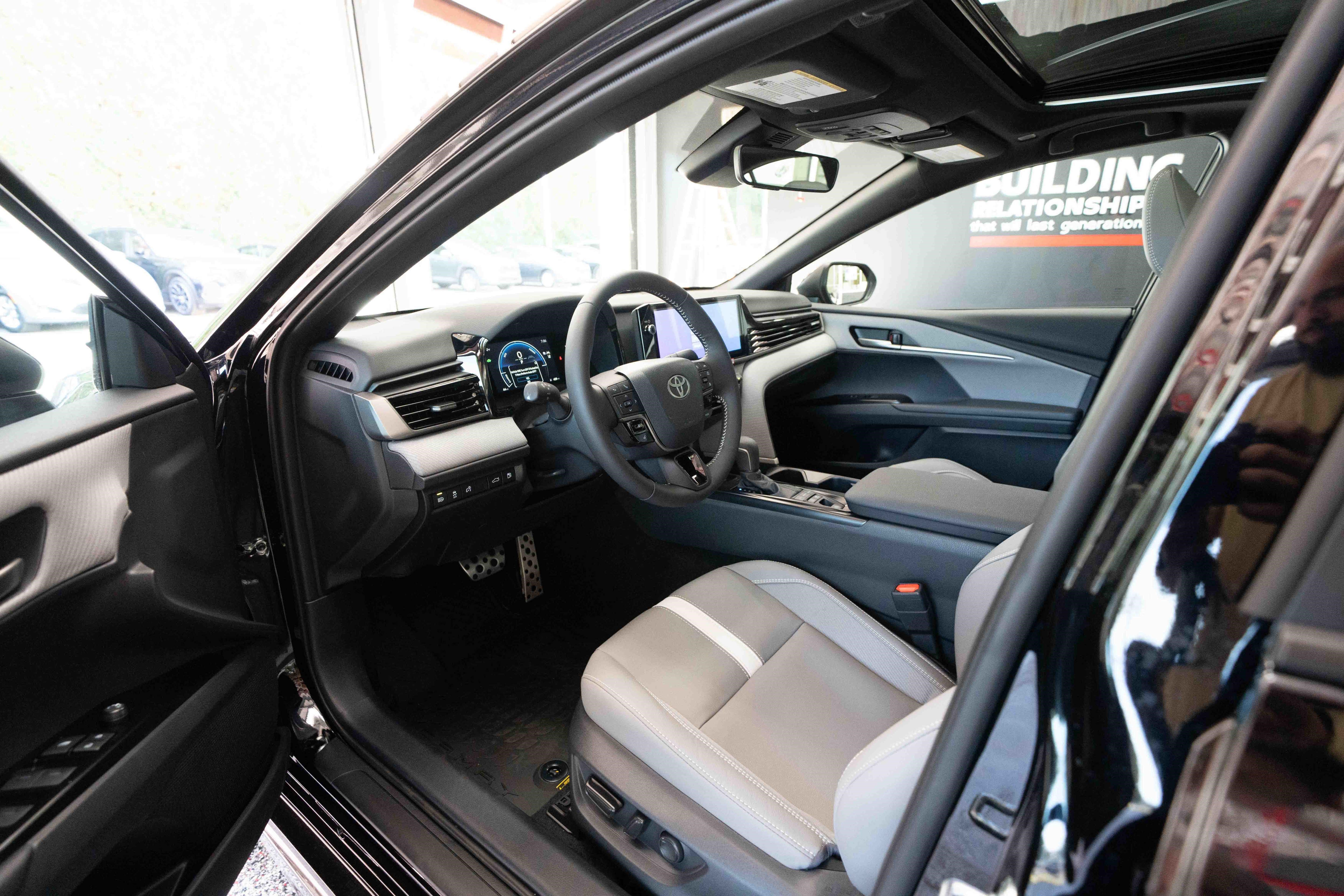 New 2026 Toyota Camry SE w/ Multimedia Upgrade Package AWD/4WD image 8