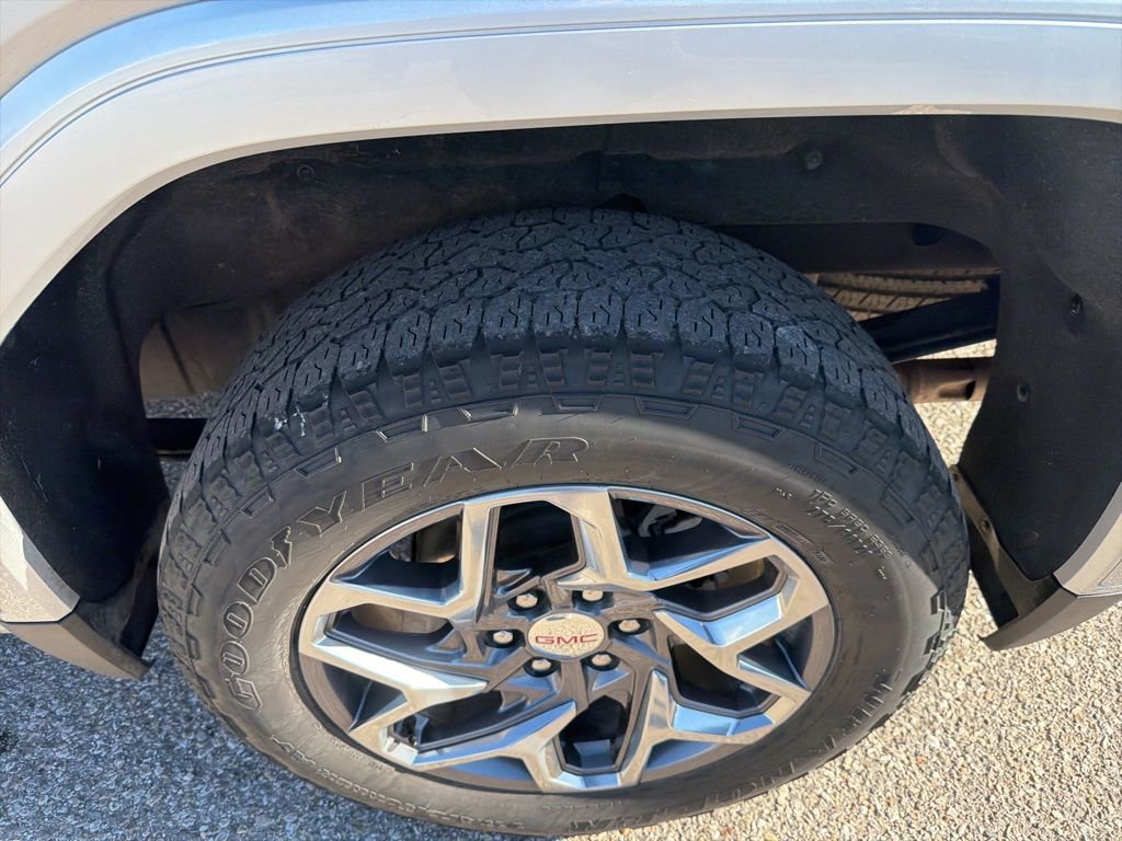Used 2022 GMC Sierra 1500 SLT w/ X31 Off-Road Package image 15
