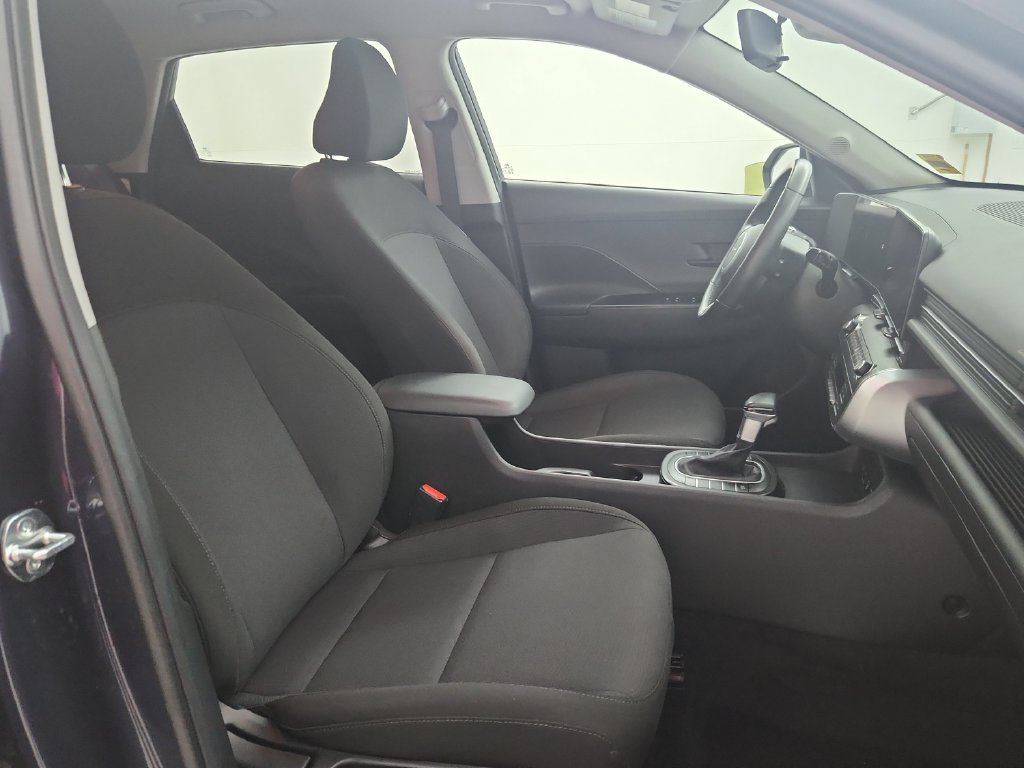 Used 2025 Hyundai Kona SEL AWD/4WD image 32