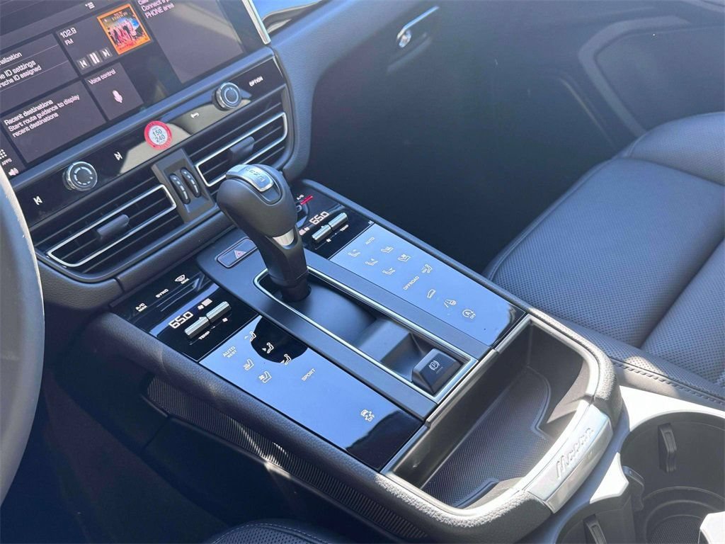 New 2026 Porsche Macan AWD/4WD image 29