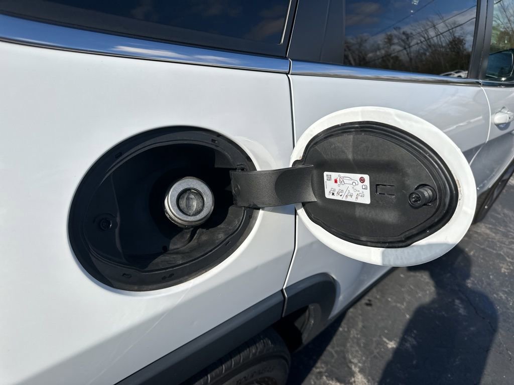 Used 2019 Jeep Cherokee Limited image 40