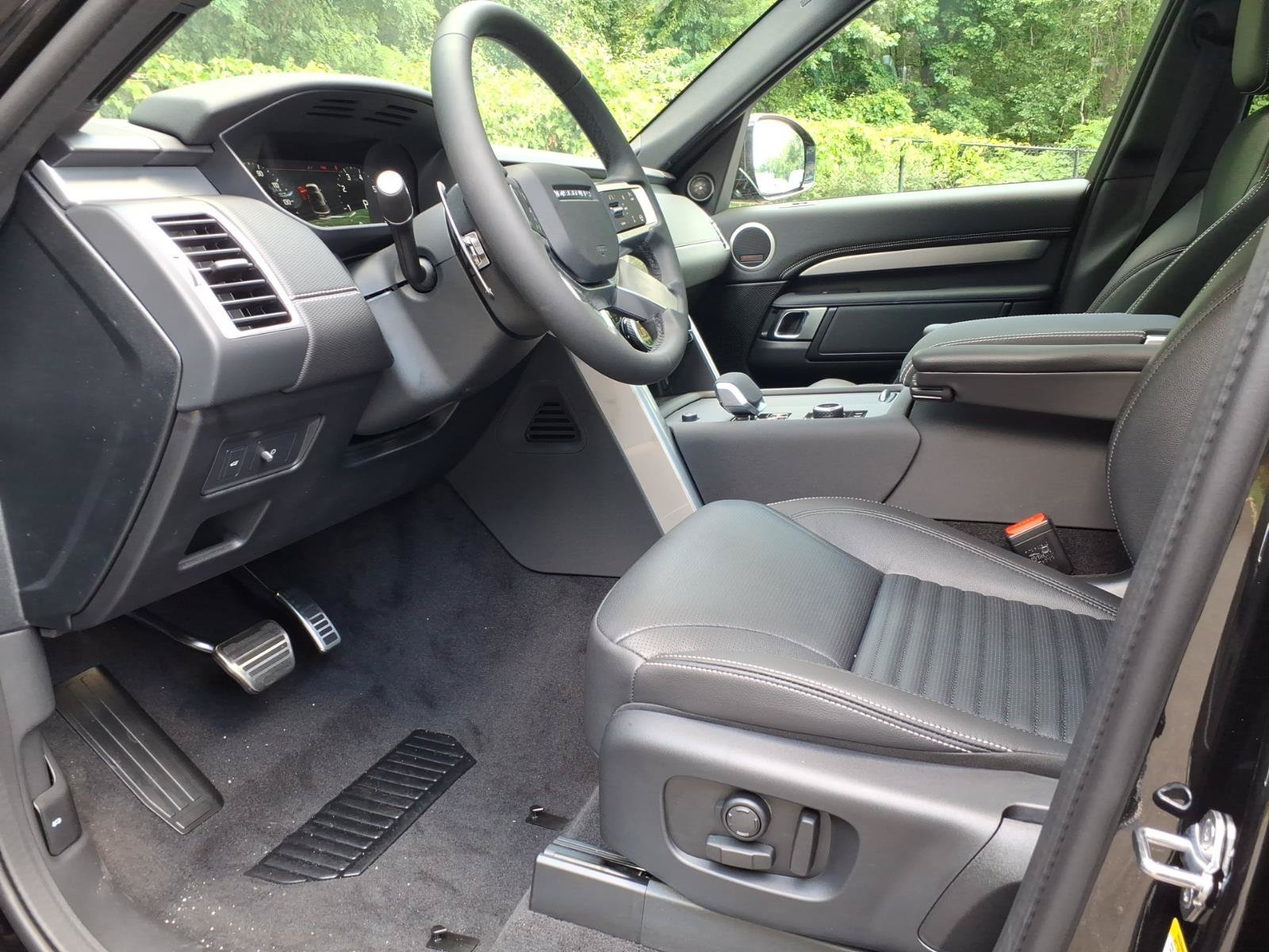 New 2026 Land Rover Discovery Dynamic SE AWD/4WD image 17