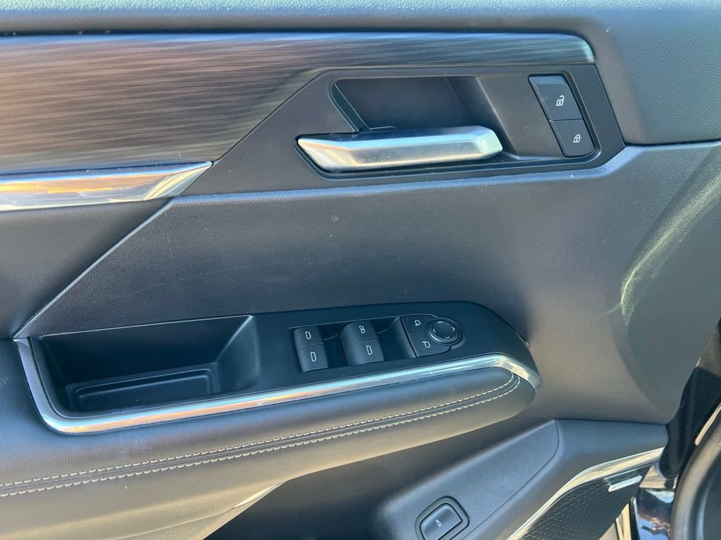 Used 2024 GMC Acadia Elevation image 16